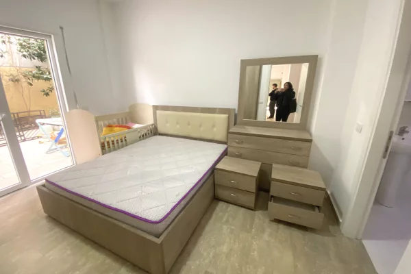 Shtepi me qera Apartament ne Tirane, 2+1, Mobilimi E mobiluar, Pagesa 550  Euro.