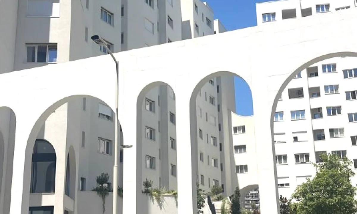 Mansarda(ultimo piano del tetto) in affitto a Tirana 1+1, Arredato