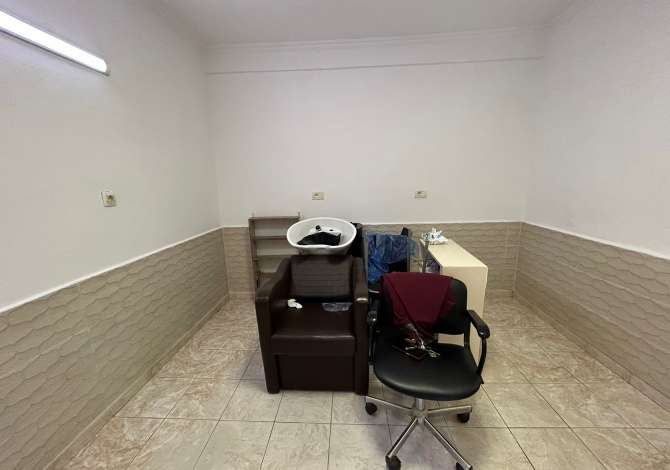 Ambient biznesi me qera 1+1 ne Tirane - 27,000 Leke