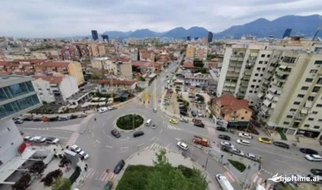 Shitet dyqan "komuna e parisit"