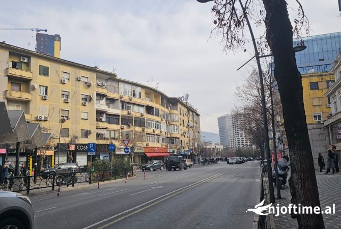 Ambiente Commerciale in Affitto 1+1 a Tirana - 1,000 Euro