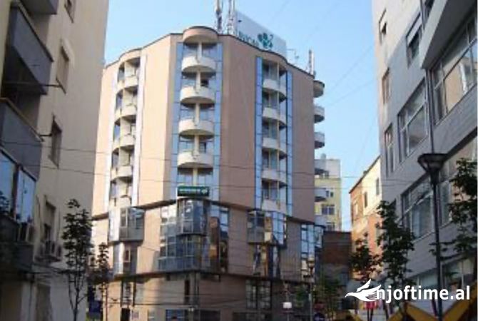 Ambient per zyra me qira "Sheshi willson"