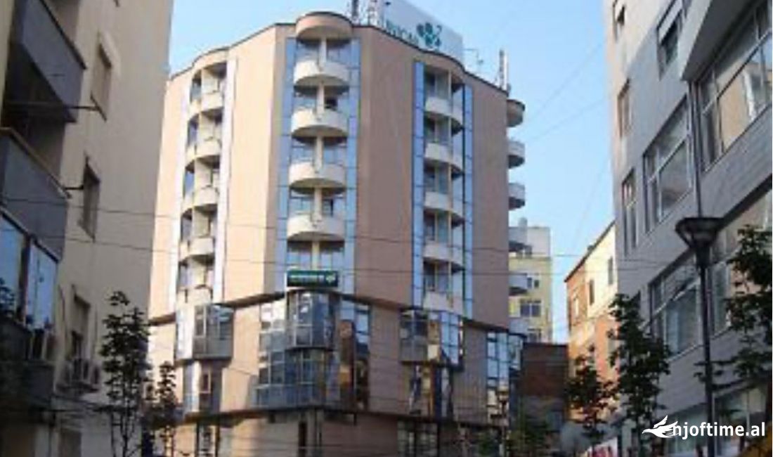 Ambient per zyra me qira "Sheshi willson"