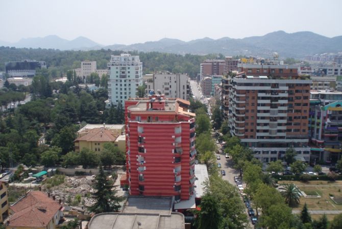 Ambient biznesi me qira "Bllok"