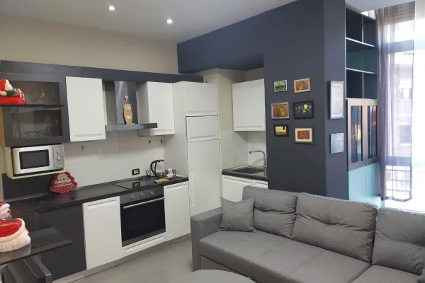 🔥 Apartament 1+1 me Qira – siper Liceut Artistik 🏡✨