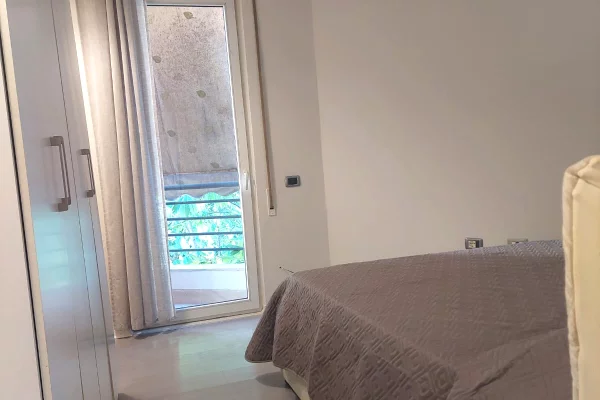 Shtepi me qera Apartament ne Tirane, 1+1, Mobilimi E mobiluar, Pagesa 600  Euro.