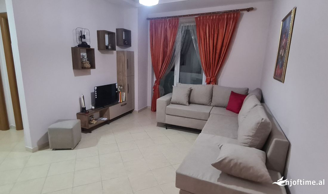 Appartamento in vendita a Tirana 2+1, Arredato