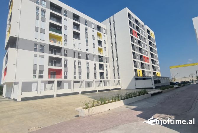 Shitet 1+1 te Univers City. 