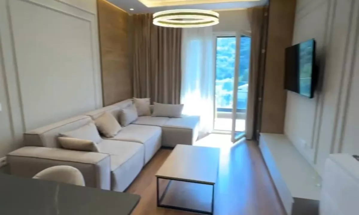 Shtepi me qera Apartament ne Tirane, 2+1, Mobilimi E mobiluar, Pagesa 1,000  Euro.