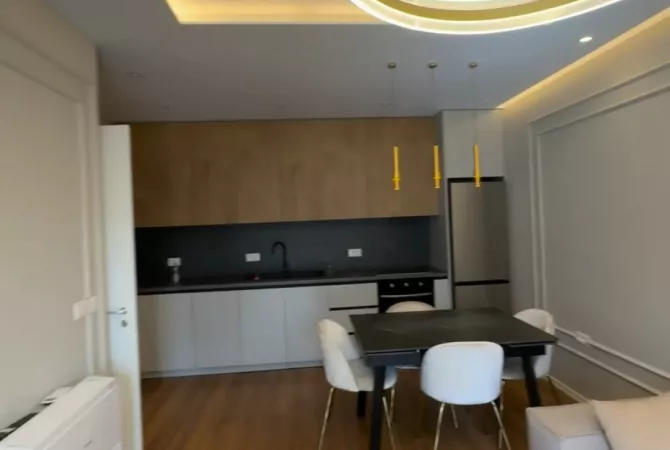 Shtepi me qera Apartament ne Tirane, 2+1, Mobilimi E mobiluar, Pagesa 1,000  Euro.