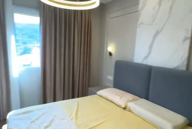 Shtepi me qera Apartament ne Tirane, 2+1, Mobilimi E mobiluar, Pagesa 1,000  Euro.