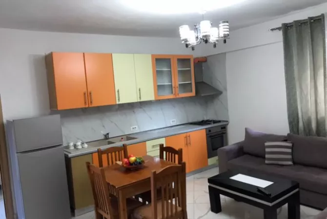 Shtepi me qera Apartament ne Tirane, 1+1, Mobilimi E mobiluar, Pagesa 450  Euro.