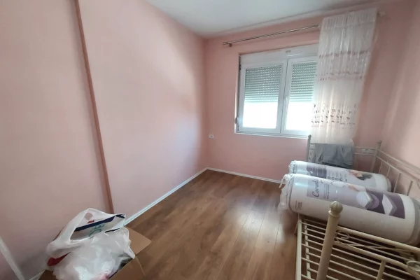 Shtepi me qera Apartament ne Tirane, 2+1, Mobilimi E mobiluar, Pagesa 570  Euro.
