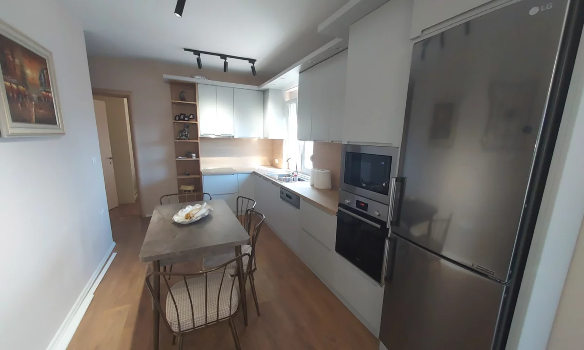 Shtepi me qera Apartament ne Tirane, 2+1, Mobilimi E mobiluar, Pagesa 550  Euro.