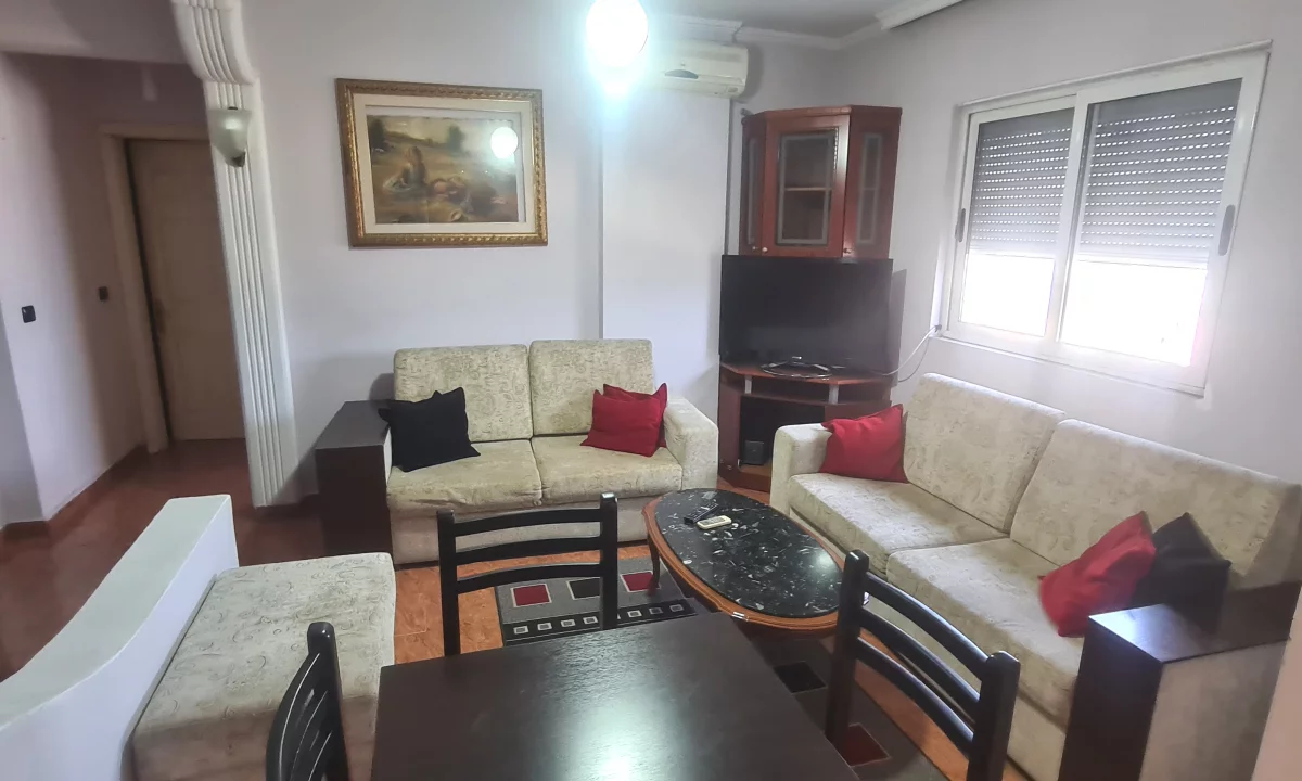 Shtepi me qera Apartament ne Tirane, 2+1, Mobilimi E mobiluar, Pagesa 500  Euro.