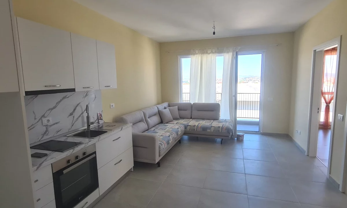 Shtepi me qera Apartament ne Tirane, 2+1, Mobilimi Bosh, pa mobiluar, Pagesa 350  Euro.