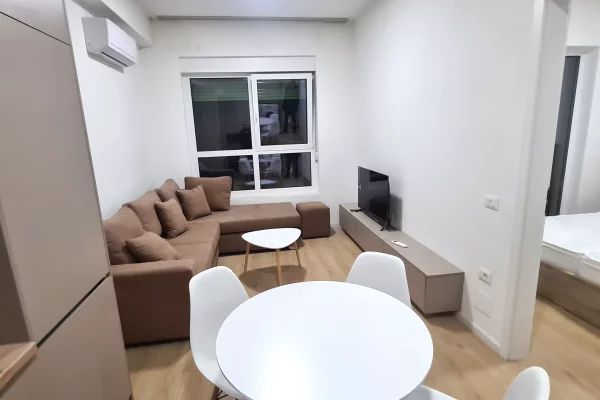Shtepi me qera Apartament ne Tirane, 1+1, Mobilimi E mobiluar, Pagesa 45,000  Leke.