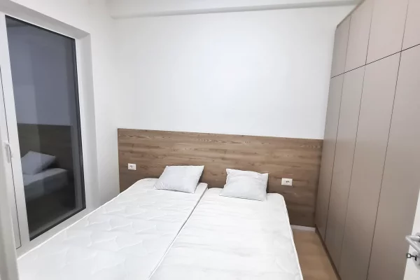 Shtepi me qera Apartament ne Tirane, 1+1, Mobilimi E mobiluar, Pagesa 45,000  Leke.