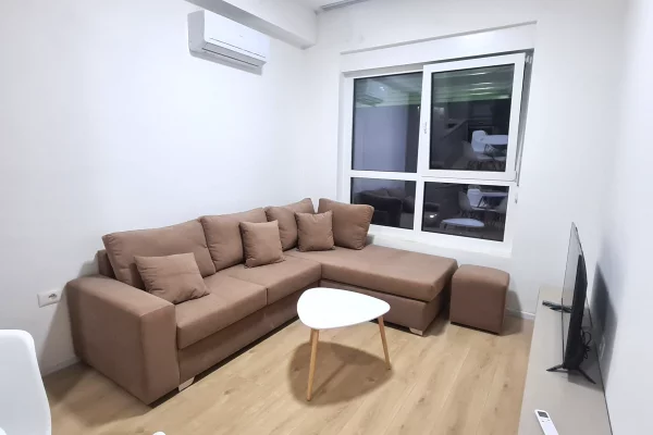 Shtepi me qera Apartament ne Tirane, 1+1, Mobilimi E mobiluar, Pagesa 45,000  Leke.