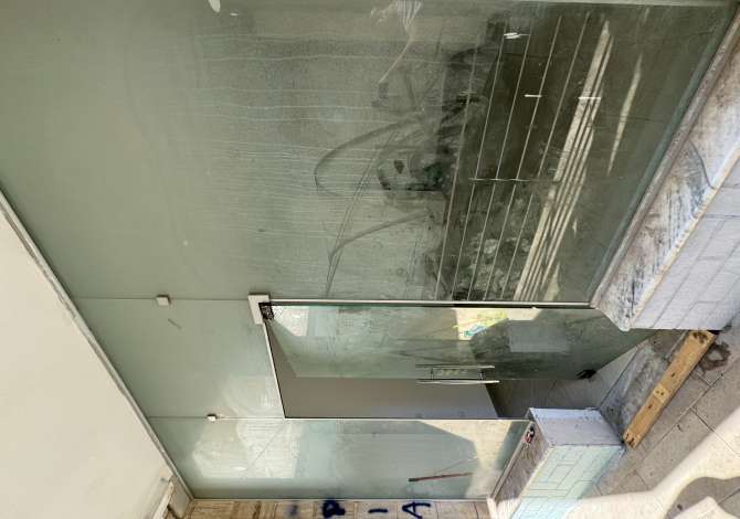 Ambiente Commerciale in Vendita 1+1 a Tirana - 40,000 Euro