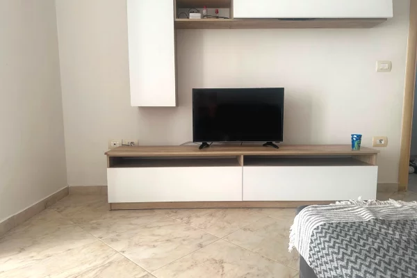 Shtepi me qera 2+1 ne Tirane - 45,000 Leke