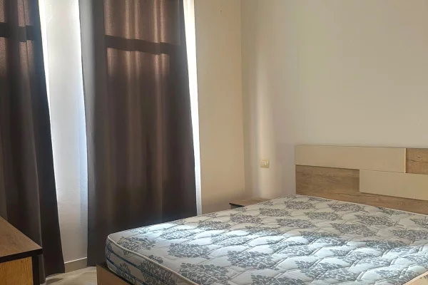 Shtepi me qera Apartament ne Tirane, 2+1, Mobilimi E mobiluar, Pagesa 45,000  Leke.