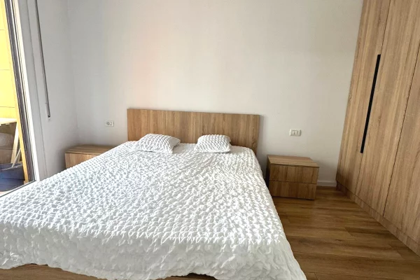Shtepi me qera Apartament ne Tirane, 1+1, Mobilimi E mobiluar, Pagesa 550  Euro.