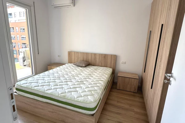 Shtepi me qera Apartament ne Tirane, 1+1, Mobilimi E mobiluar, Pagesa 550  Euro.