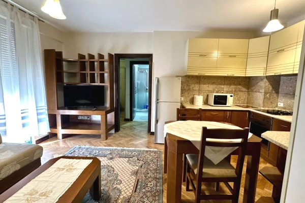 Shtepi me qera Apartament ne Tirane, 1+1, Mobilimi E mobiluar, Pagesa 600  Euro.