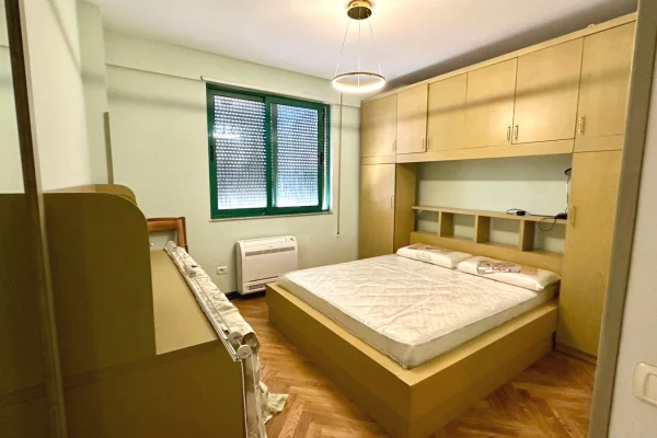 Shtepi me qera Apartament ne Tirane, 1+1, Mobilimi E mobiluar, Pagesa 600  Euro.