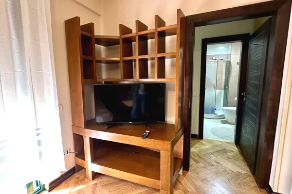 Shtepi me qera Apartament ne Tirane, 1+1, Mobilimi E mobiluar, Pagesa 600  Euro.
