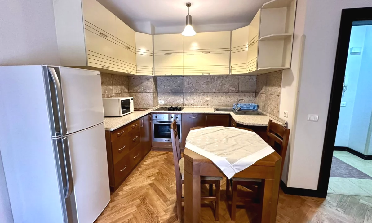 Shtepi me qera Apartament ne Tirane, 1+1, Mobilimi E mobiluar, Pagesa 600  Euro.