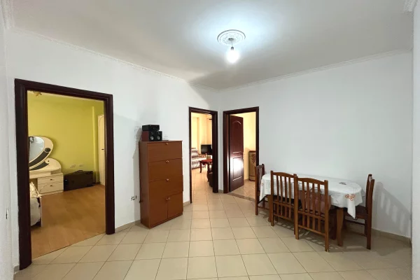 Shtepi ne shitje Apartament ne Tirane, 2+1, Mobilimi E mobiluar, Pagesa 130,000  Euro.