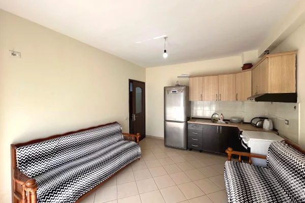 Shtepi ne shitje Apartament ne Tirane, 2+1, Mobilimi E mobiluar, Pagesa 130,000  Euro.