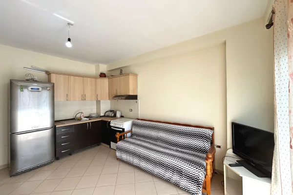 Shtepi ne shitje Apartament ne Tirane, 2+1, Mobilimi E mobiluar, Pagesa 130,000  Euro.