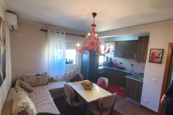 Appartamento in vendita a Tirana 1+1, Arredato