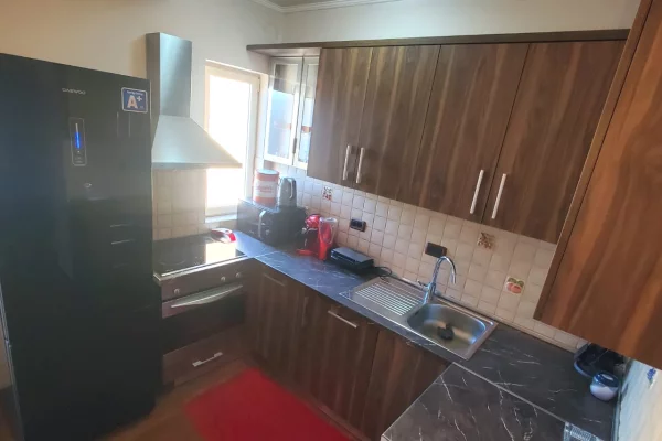 Appartamento in vendita a Tirana 1+1, Arredato