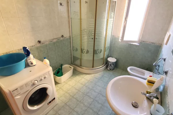 Appartamento in vendita a Tirana 1+1, Arredato