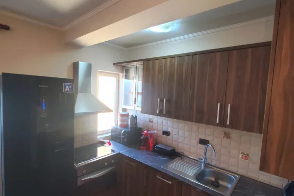 Appartamento in vendita a Tirana 1+1, Arredato