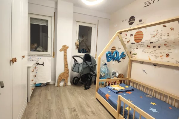 Appartamento in vendita a Tirana 2+1, Arredato