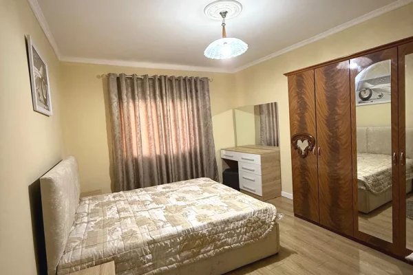 Shtepi me qera Apartament ne Tirane, 2+1, Mobilimi E mobiluar, Pagesa 55,000  Leke.