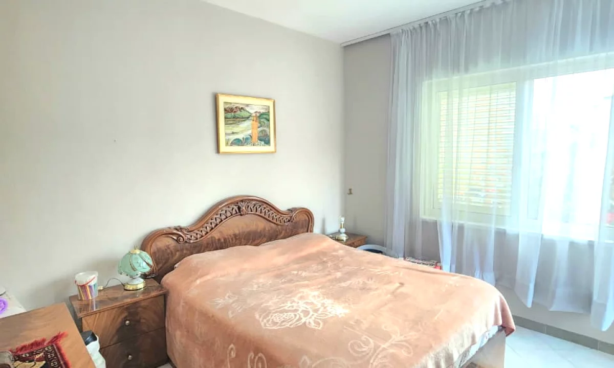 Shtepi me qera Apartament ne Tirane, 3+1, Mobilimi E mobiluar, Pagesa 60,000  Leke.