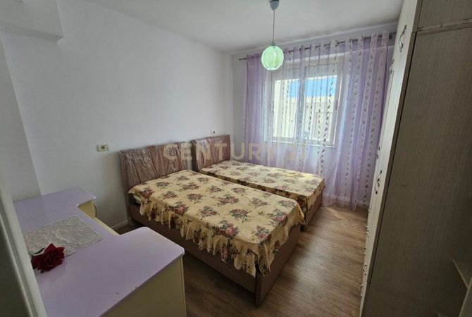 Shtepi ne shitje Apartament ne Tirane, 2+1, Mobilimi E mobiluar, Pagesa 120,000  Euro.