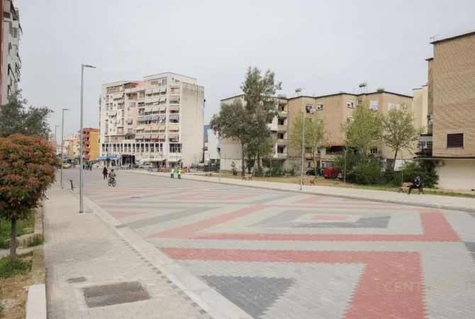 Shtepi ne shitje Apartament ne Tirane, 2+1, Mobilimi E mobiluar, Pagesa 135,000  Euro.