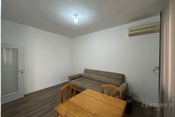 Shtepi ne shitje Apartament ne Tirane, 2+1, Mobilimi E mobiluar, Pagesa 135,000  Euro.
