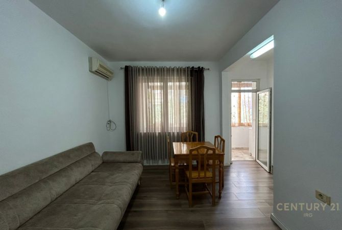 Shtepi ne shitje Apartament ne Tirane, 2+1, Mobilimi E mobiluar, Pagesa 135,000  Euro.
