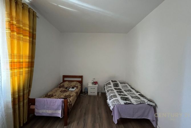 Shtepi ne shitje Apartament ne Tirane, 2+1, Mobilimi E mobiluar, Pagesa 135,000  Euro.