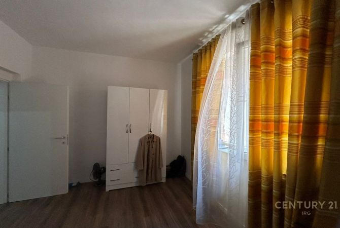 Shtepi ne shitje Apartament ne Tirane, 2+1, Mobilimi E mobiluar, Pagesa 135,000  Euro.