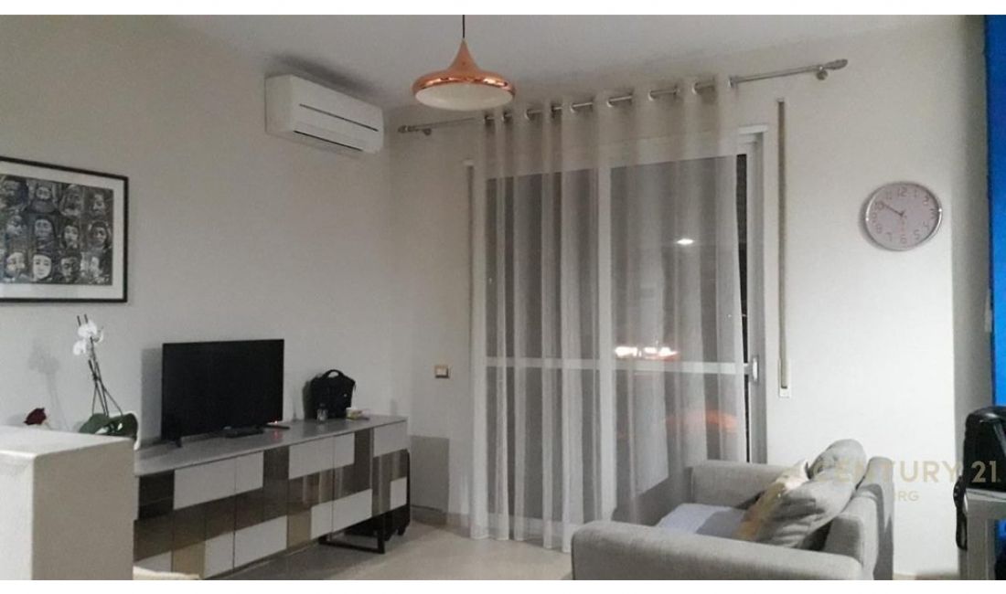 Shtepi ne shitje Apartament ne Tirane, 1+1, Mobilimi E mobiluar, Pagesa 140,000  Euro.