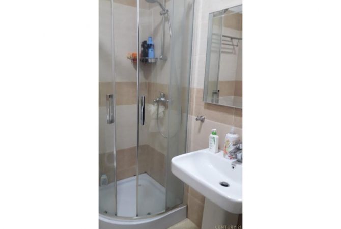 Shtepi ne shitje Apartament ne Tirane, 1+1, Mobilimi E mobiluar, Pagesa 140,000  Euro.